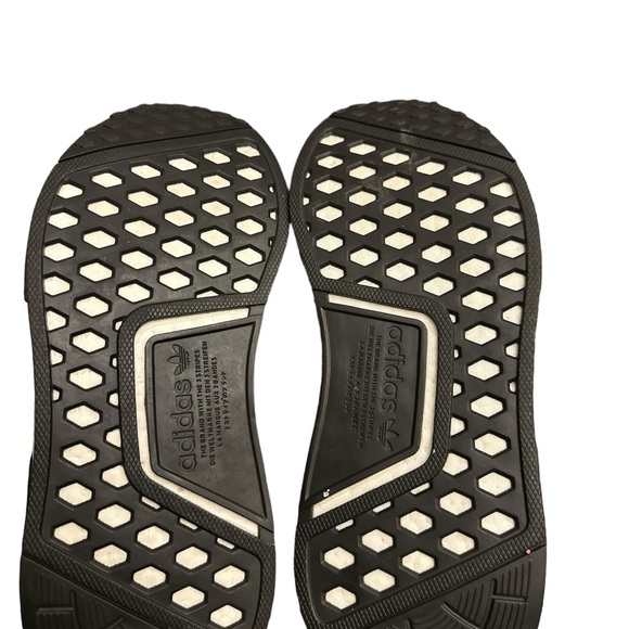 Adidas NMD r1 size 5men/6.5 women - Picture 6 of 6